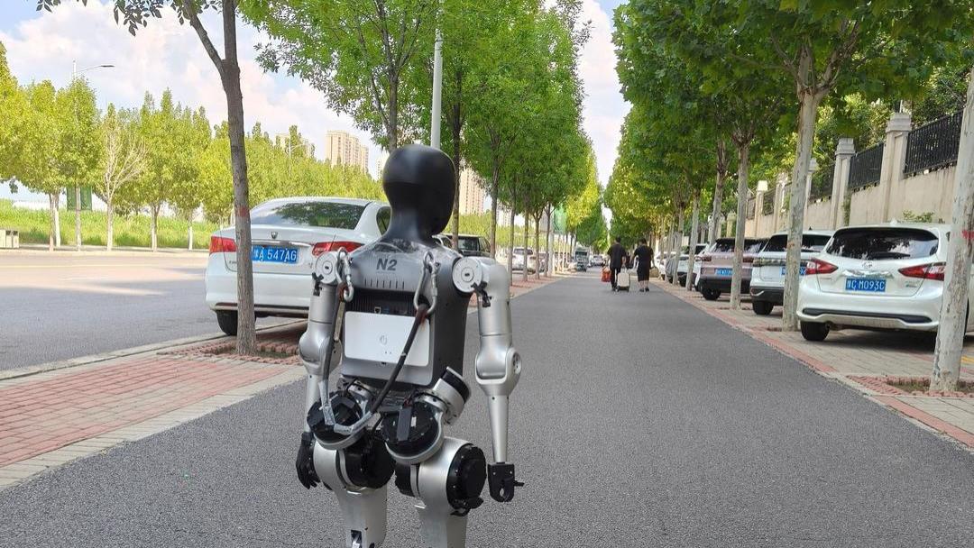 今年的人形机器人，犹如当年的大哥大