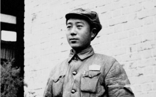 时盘棋：17岁战地摄影师随军解放重庆，拍下杨虎城遗体发掘过程