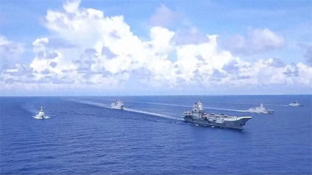 山东舰刚返回，美菲还没来得及喘口气，中国815就带着054冲了过来