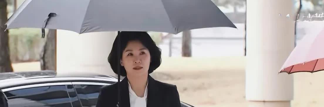 不查不知道，一查吓一跳
原来李在明还曾和夫人一起上过综艺节目
他还被夫人在节