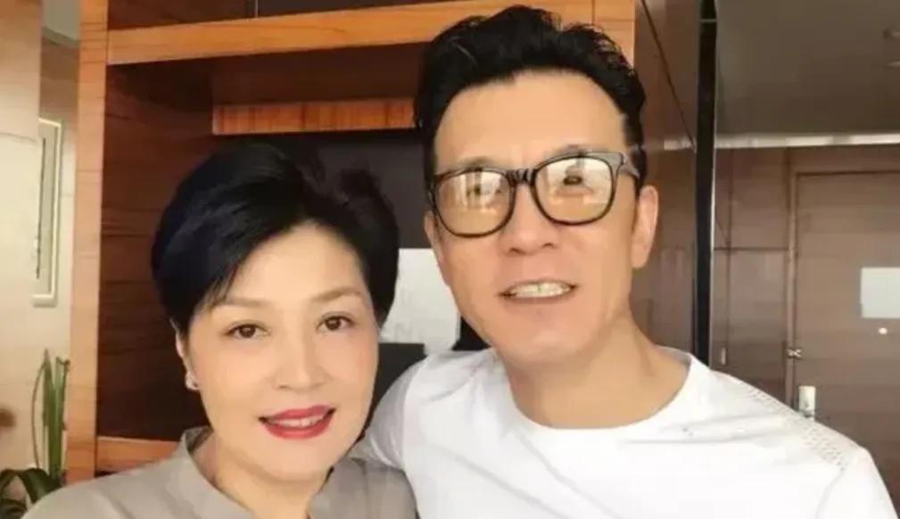 哈文年夜饭，引发热议！2018年，李咏在M国去世，留下遗言：“不要送回中国，就葬