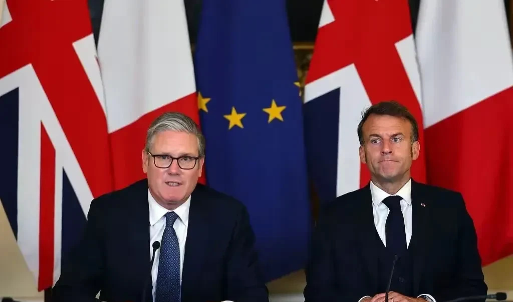 法英联手 要往乌克兰派兵了











啥？法国和英国要一起往乌克兰派