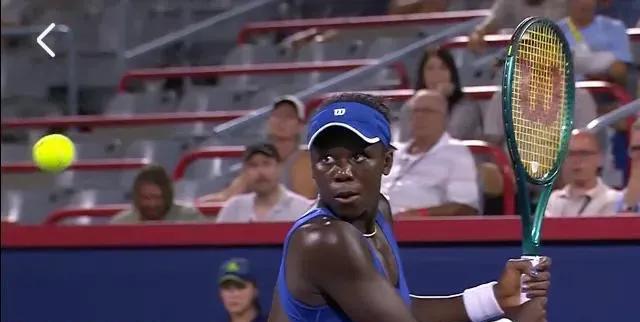 #2025赛季WTA1000蒙特利尔站#
世界排名第85位的东道主外卡选手姆博科