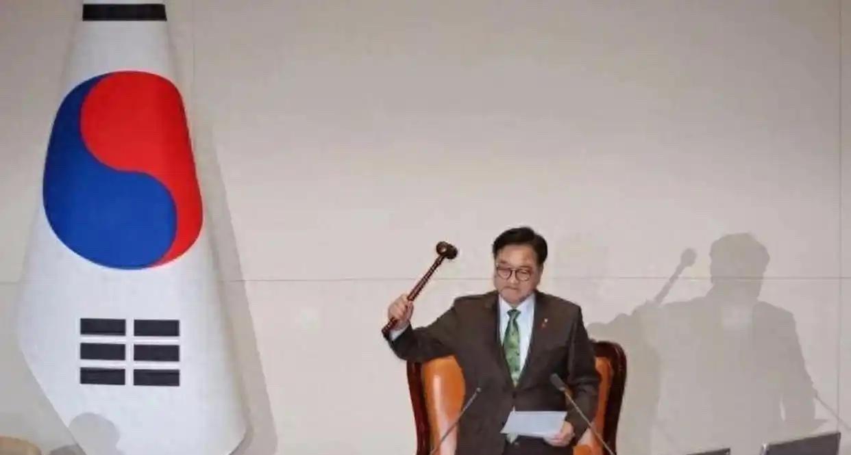 31日韩国内乱特别检察组已正式请求国会议长禹元植以参考人身份接受调查，调查聚焦国