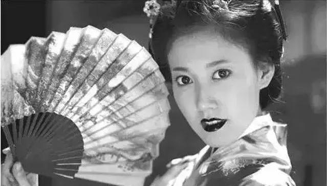 军统黑话“开背乳”是什么意思？戴笠审讯南造云子时，竟让其当场崩溃，提到开背，大家