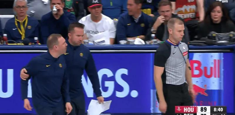 掘金主教练阿德尔曼这是咋回事？
约老师都不急，他自己反而是急眼了。
今天，掘金打