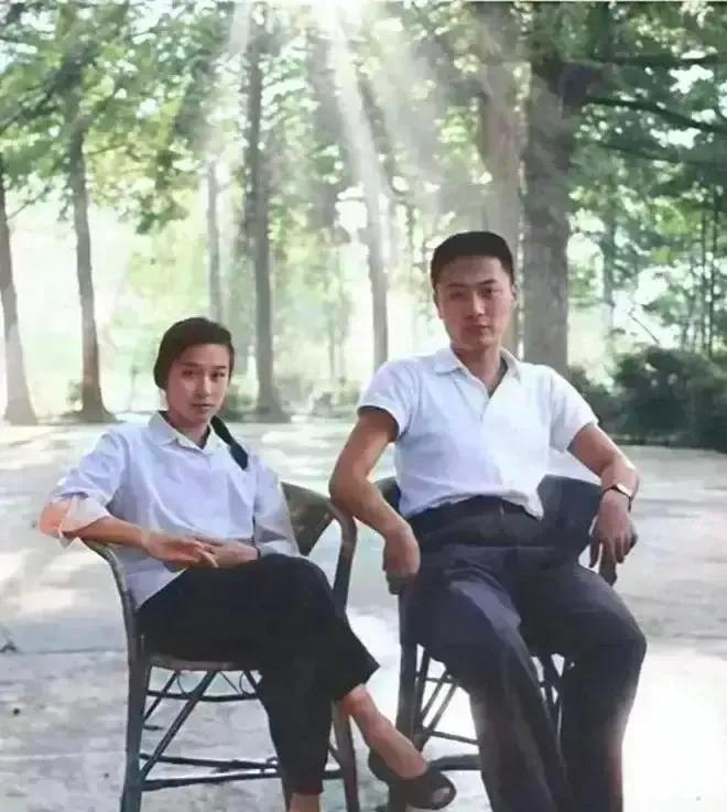 1975年，“虎女配虎子”，粟裕大将女儿粟惠宁与陈毅元帅儿子陈小鲁喜结连理，这是