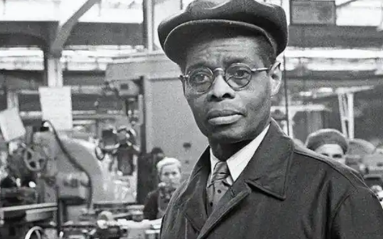 明明黑人遍布全球，但为什么在俄罗斯没有几个黑人呢? 这才是一个国家维护民族血统的担当…