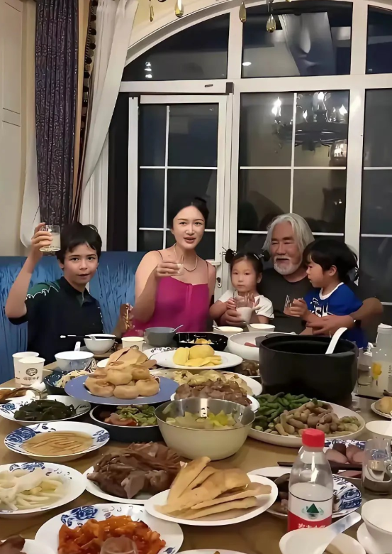 张纪中家里伙食不咋滴啊