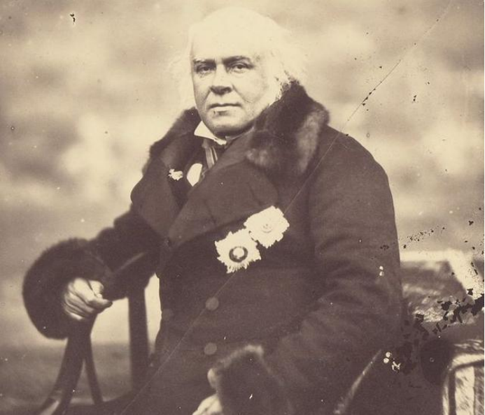 1860年，额尔金在圆明园放了一把火，圆明园烧了三天三夜变成一片废墟。三年后，一