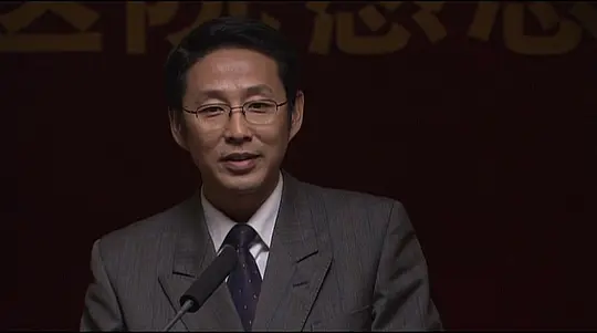    《中国式离婚》这部电视剧到前段时间才被我翻出来看，本来是有点抱着八卦的心态