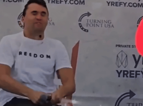 特朗普遇刺盟友强烈反对禁枪，称“枪能救命”，结果被一枪毙命

这难道不是一种“求