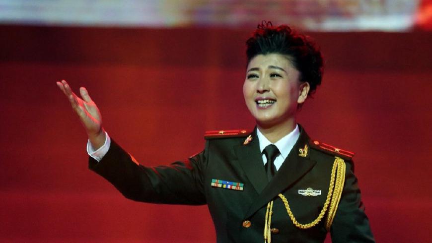 她不是知道自己错了，而是她怕了