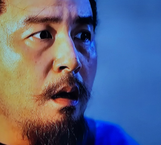我觉得《长安的荔枝》会冲进目前电视剧的榜首，真的很有意思。雷佳音扮演的李善德是一