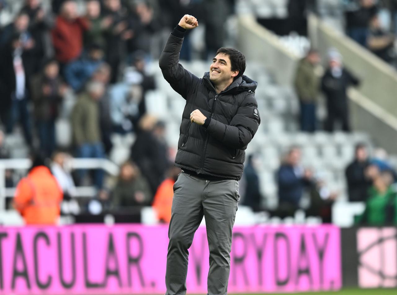 今夕是何年
英超第九轮战罢，翻开积分榜一看，阿森纳排名第一没啥说的，第二名伯恩矛