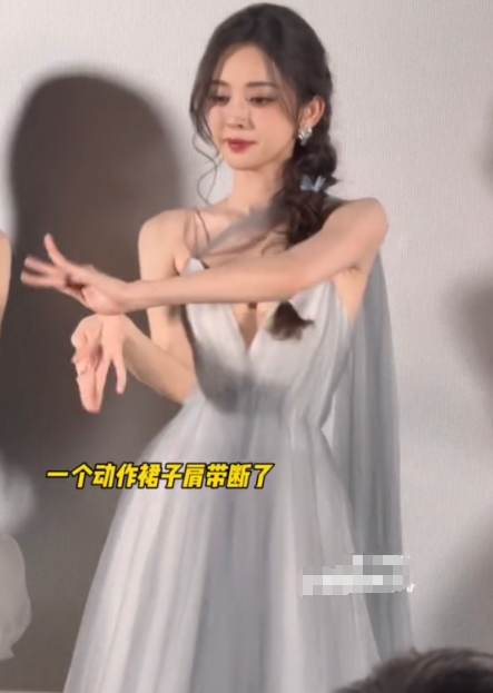 她真的是不挑角度，不挑妆造，近看远看怼脸看都好看