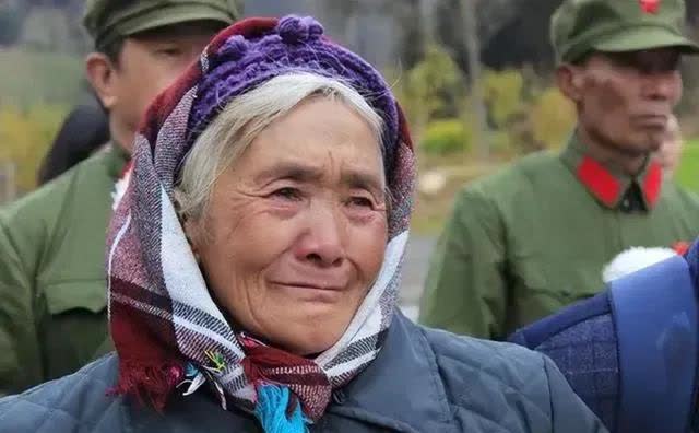 她是电影《高山下的花环》梁三喜的原型，她被称为“最美军嫂”，她就是功臣烈士遗孀李