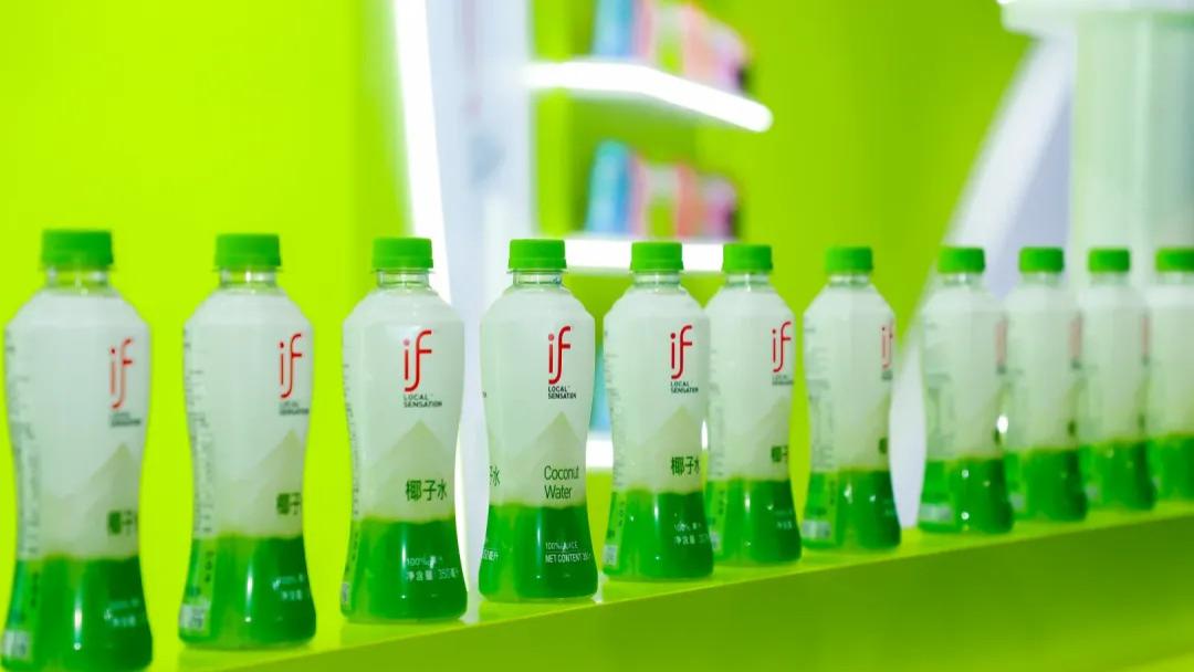 if椰子水母企2025收入超12亿：高层说竞争正加剧，首家咖啡店拟开在上海，正联手中粮屈臣氏加速覆盖
