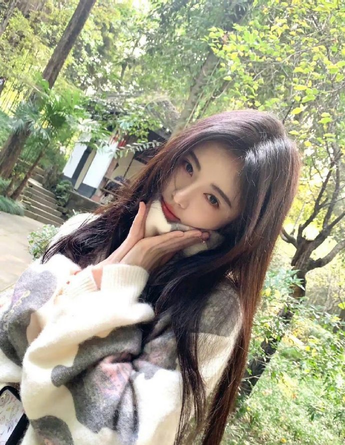 鞠婧祎原版的灵气实在太能打了！唱跳才是精髓，旺仔小乔的翻唱让更多人知道了她，但鞠