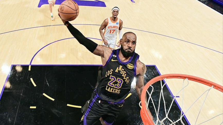 老詹准三双给新鹰王上课，东契奇27+12，湖人背靠背大胜太离谱