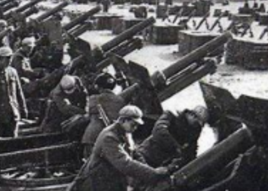 1966年7月26日，27岁的胡友松和76岁的李宗仁，在北京西总布胡同5号举行婚