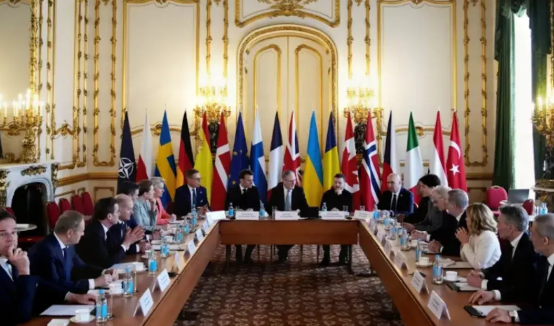 有没有人知道真相！
英国举行了闭门会议！

英国首相斯塔默的办公室，美国、法国、