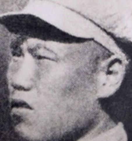 1951年，一志愿军往阵地送弹药，可当他到达后，却发现干部全牺牲，而战士更是乱成