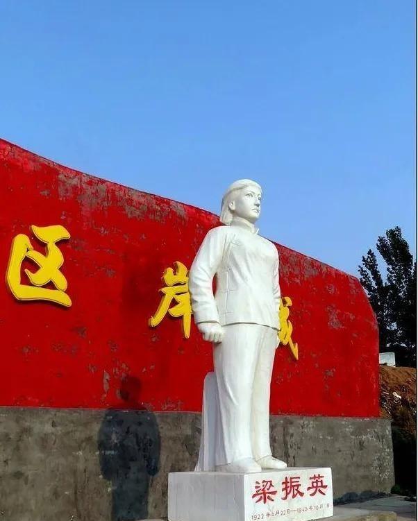 一女战士被日军残杀后，两参与杀害她的鬼子兵莫名死亡，一鬼子死前还惊呼：“那女八路