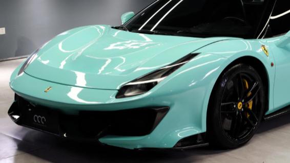 买车千万别“好色”！都说买小不选黑，买大不选白，你知道为什么吗