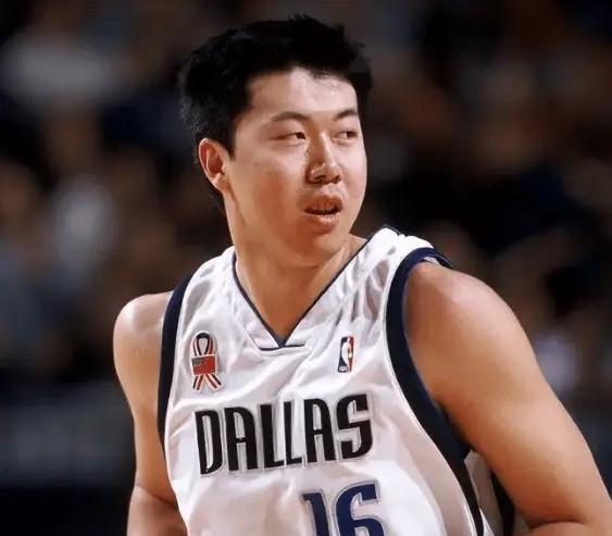 #王治郅年轻的时候有多厉害#96年19岁王治郅就是奥运会场均11分+6板+2帽。