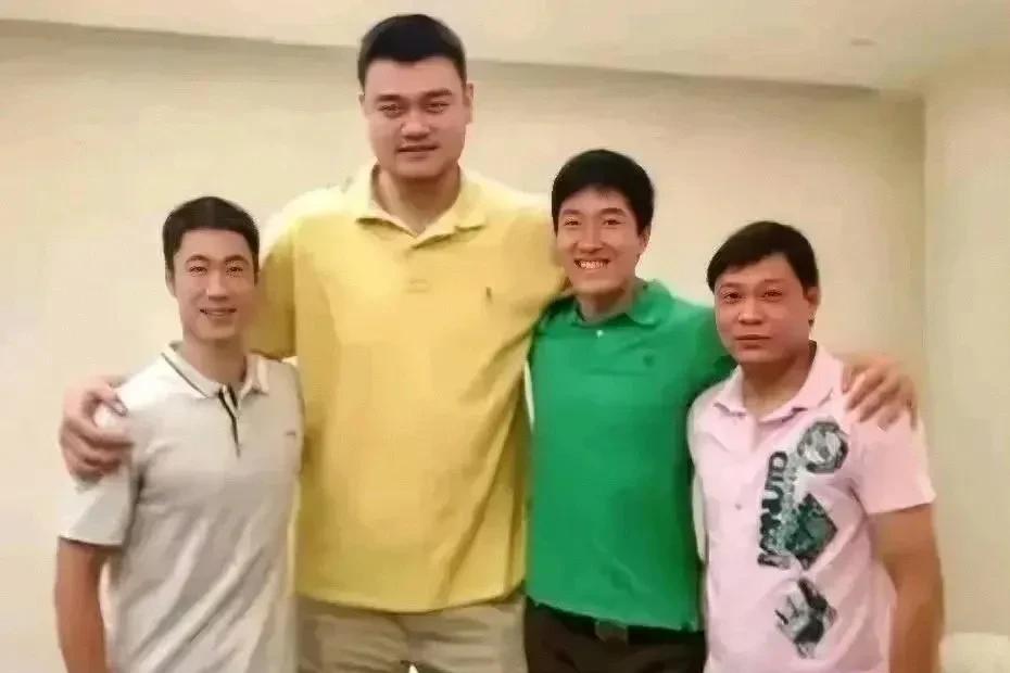 这张图太有质感了，不愧是沪上体育界的最佳力量！
王励勤的努力和拼搏精神令人钦佩，