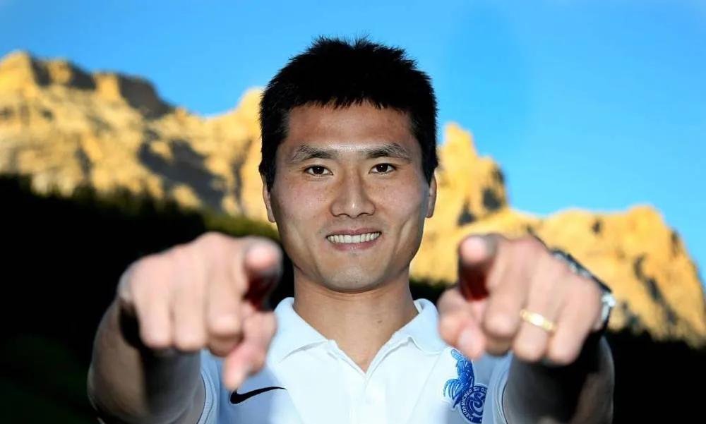 稳了，国足有希望了，邵佳一指导速来以铁腕治军，并且已经功成名就的邵指导不会为了区