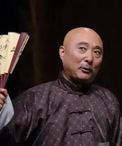 现在全网最高兴的人
就是陈佩斯了吧！
他高兴的不是因为票房快破亿了！而是从前担心
