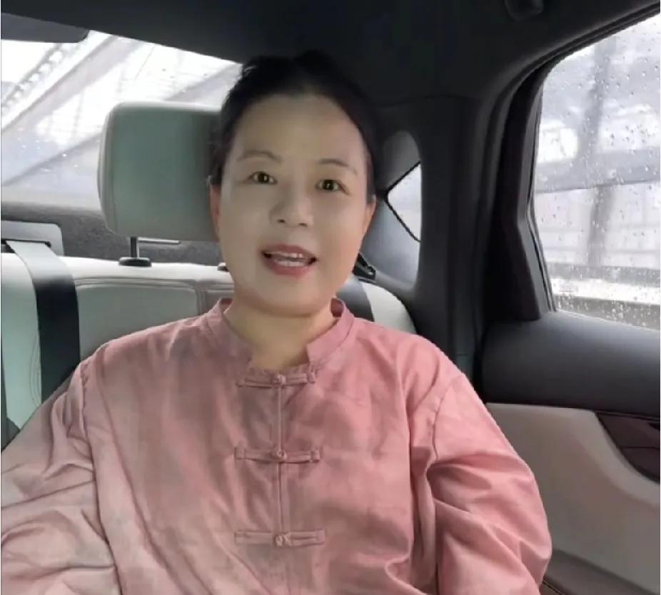 这几天集体上演哭戏为哪般？听柴大姐大姐怎么说：
大姐说，他是在瓷都看到了他原来不