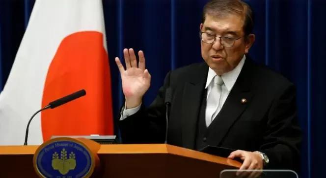 日本现在没治了？追随美国的那么多首相先后下台，好不容易迎来一位“石首相”，“够硬