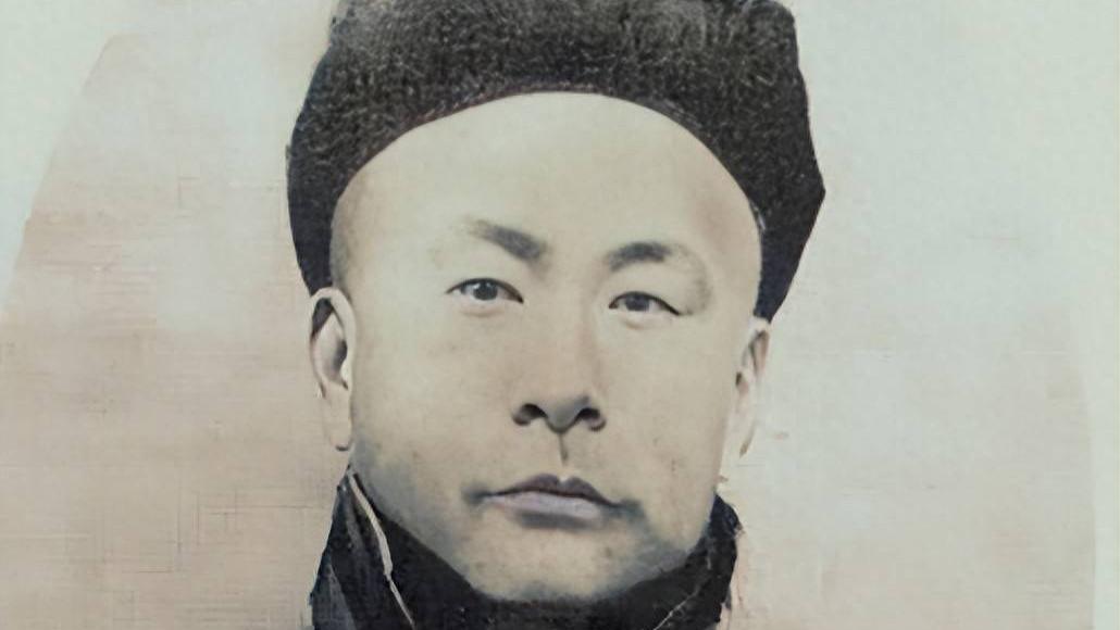 霍元甲自幼多病却偷学武艺，挺身御侮不战而胜却被日寇暗害