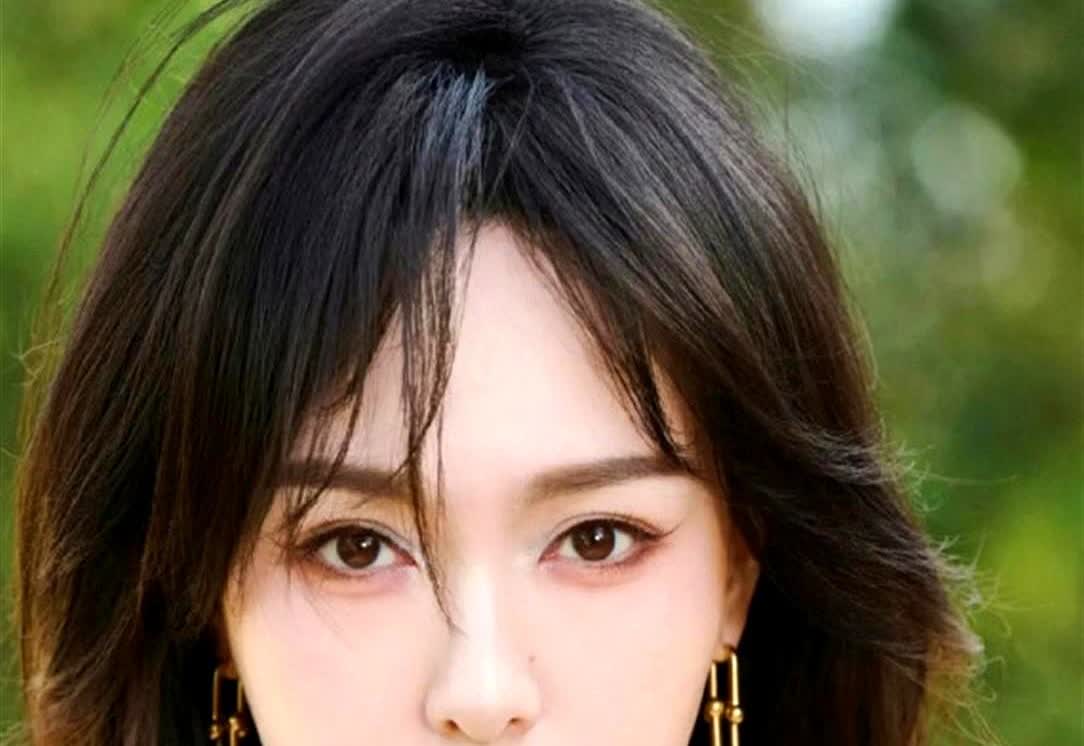 罗晋啊罗晋，你说你呀，娶谁不好现在好了，你老婆唐嫣又出大事了。

不过说真的
