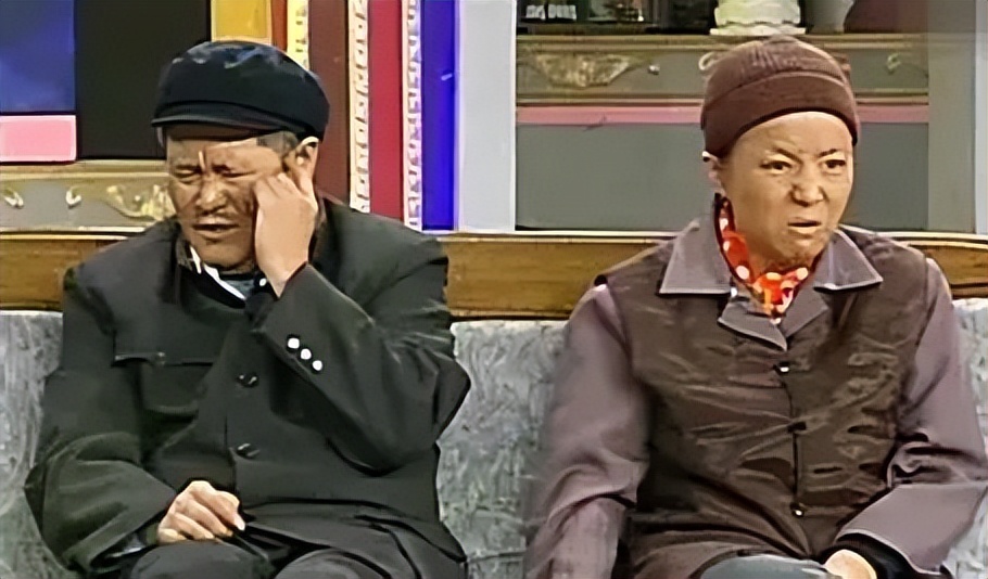 2026春晚，请求本山大叔给全国人民带来欢笑！
 
现在的小品看完就忘了。甚至看