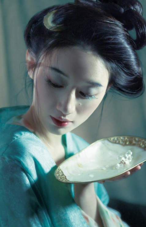郭碧婷的古风妆造，还是很不错的！
