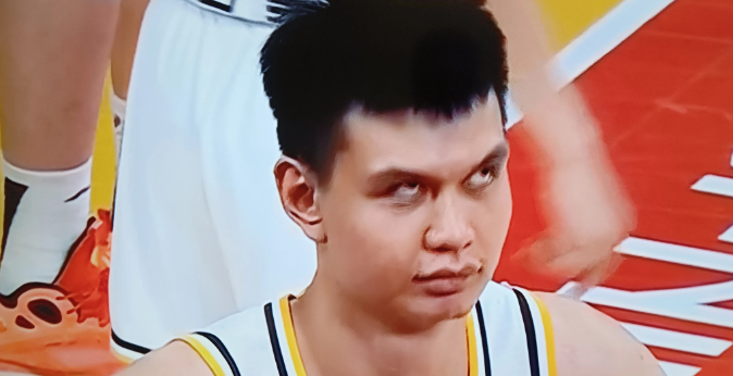 山西男篮也是不争气，浙江方新渡胡金秋，孙铭徽两大主力都没上，还是没有打过。最后时