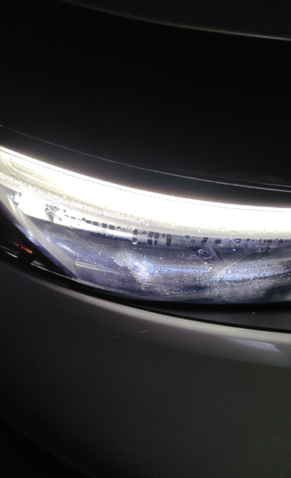 后悔买雅阁了，新车前大灯二个都进水