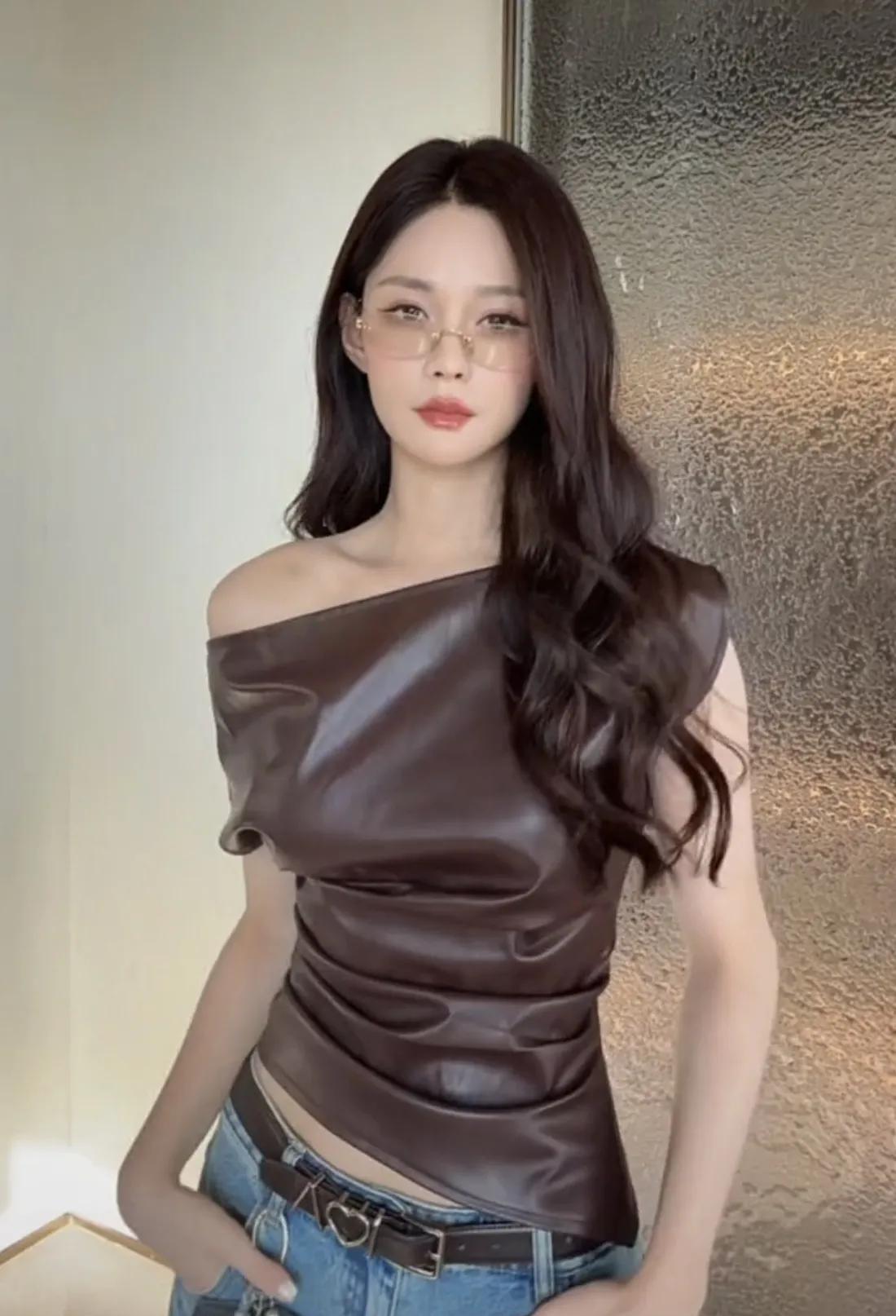 谁懂沈梦辰拍的妻子的谎言 还有一部真假千金互换的 都挺好看的 姐还挺会挑本子的 
