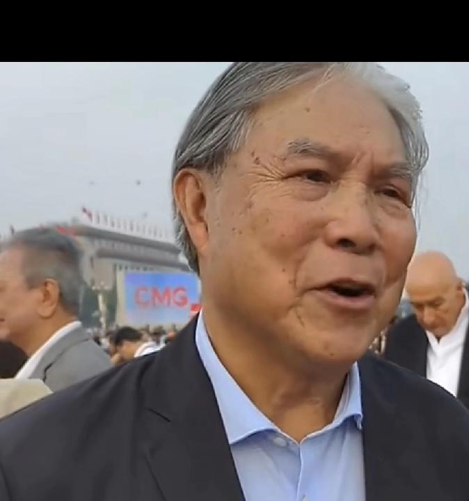 霍震霆，太激动了！
9月3日，香港知名爱国人士霍震霆受邀参加抗战胜利日大阅兵，现