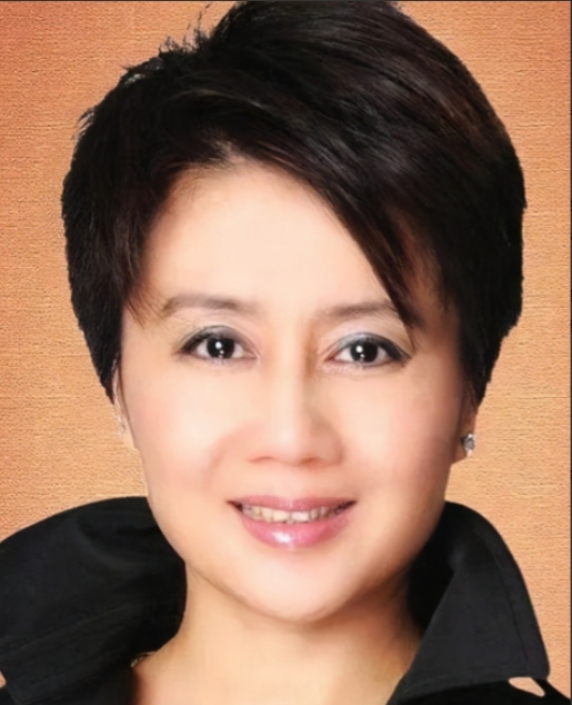 一次，鲁豫去澳门采访梁安琪，不小心撞了土豪的车，想给1500元私了，土豪怒道:“