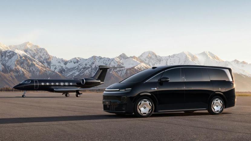 友商还沉迷玩9系，零跑都进化到99系了…不按套路的零跑D99