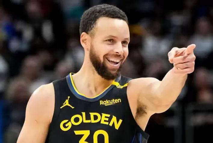 espn更新本赛季nba总冠军夺冠赔率
亚历山大雷霆高居第一
卫冕冠军塔图姆，布