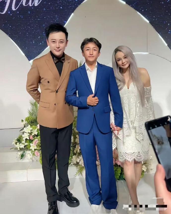 邹市明身高才162，他儿子身高不就遗传嘛，根本没必要打什么生长激素呀！ ​​​