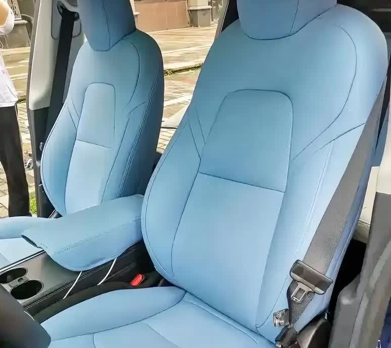 特斯拉Model Y座椅偏硬，车主吐槽背后的原因

新款特斯拉Model Y