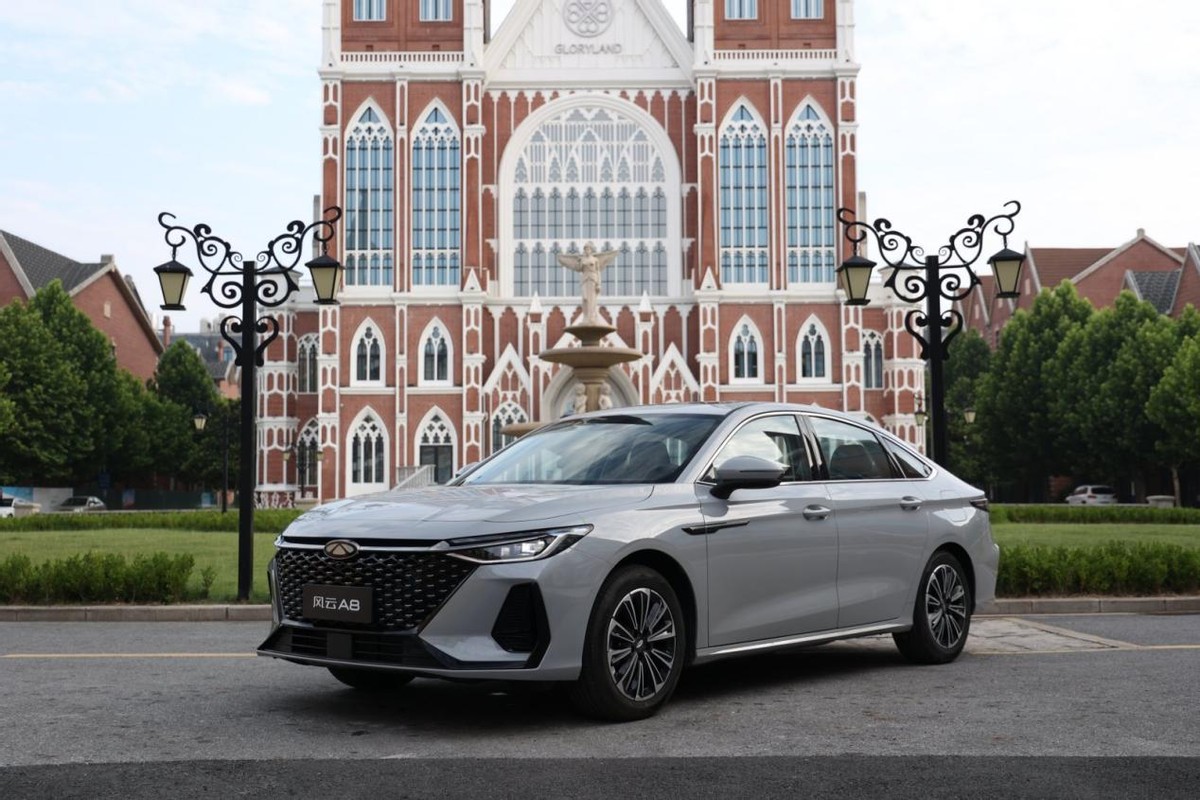 7万级混动家轿价值标杆，风云A8诠释真安全真省真值