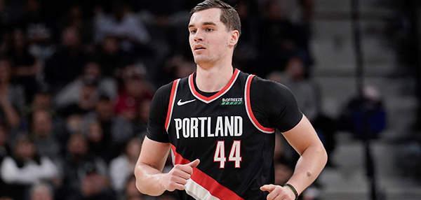 老将侧翼马里奥·赫佐尼亚可能将重返NBA。他与皇家马德里的合同中包含NBA跳出条